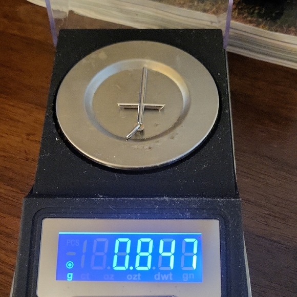 10k Gold Cross Pendant - Picture 5 of 5